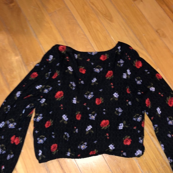 American Eagle Black Floral Blouse - Picture 3 of 4
